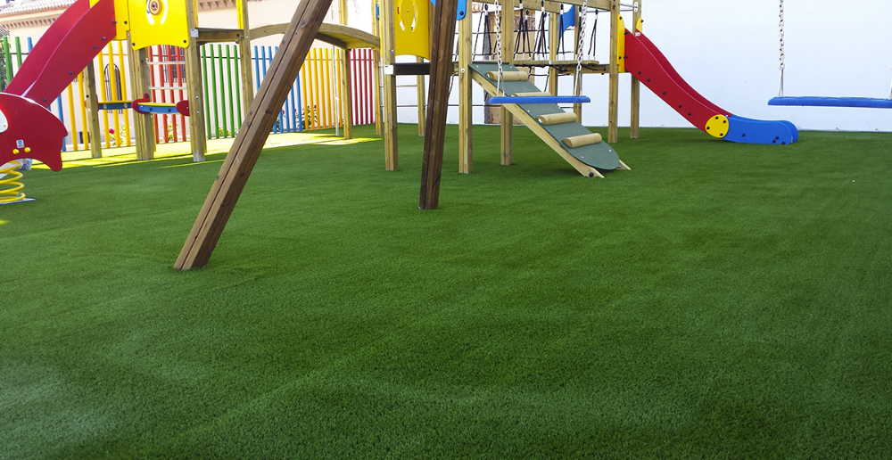 Parques infantiles con césped artificial: Espuma amortiguadora de impactos