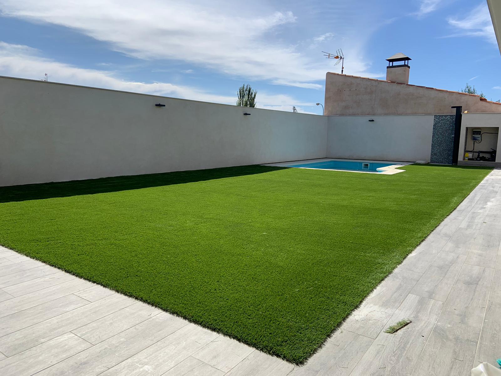 CÉSPED ARTIFICIAL EN VILLANUEVA DE LA CAÑADA: