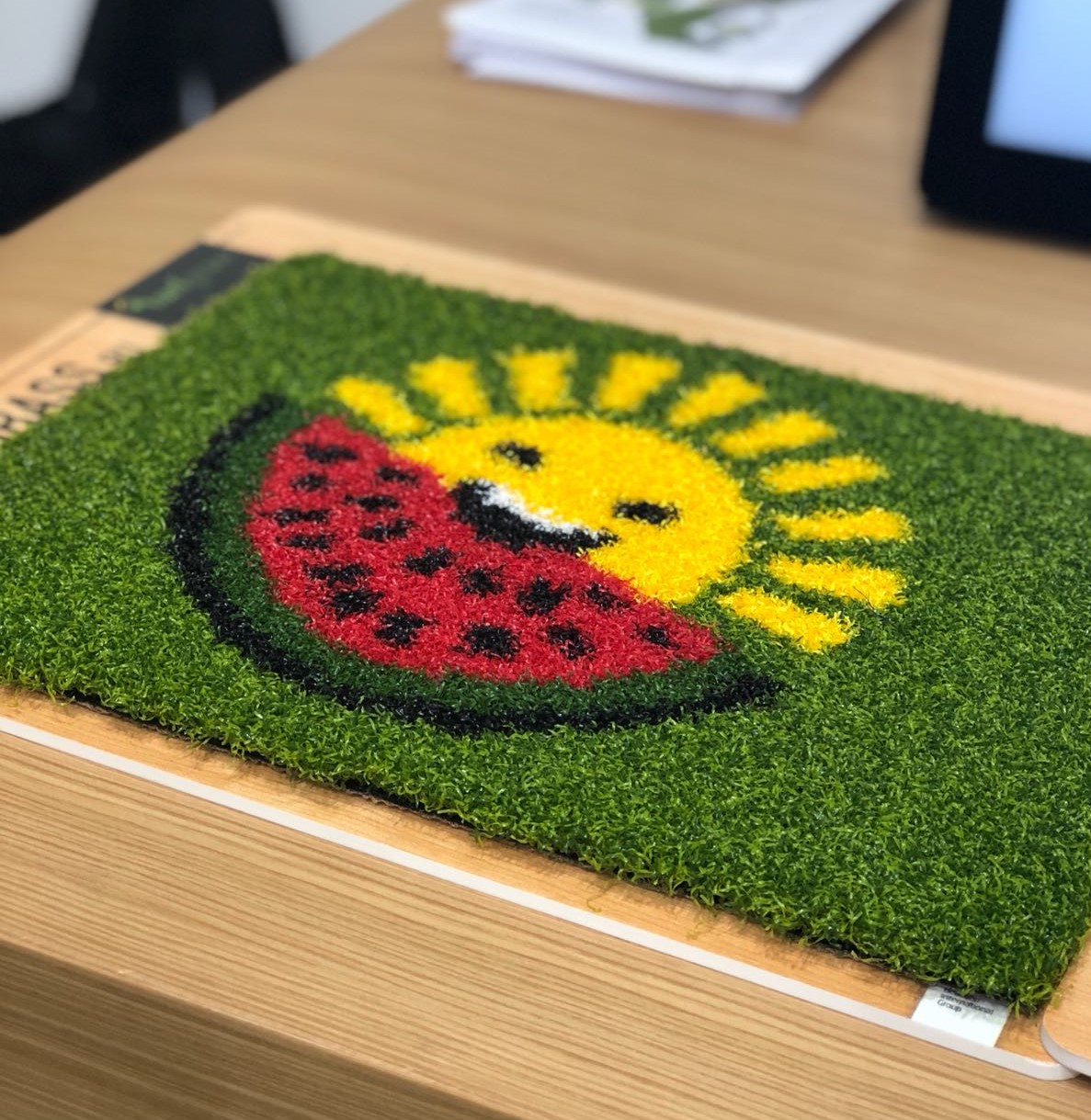 Césped artificial y calor. ¿Cómo elegir un césped artificial que no queme?