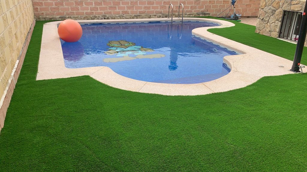 Césped Artificial para piscinas Ventajas