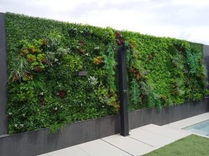 Diferencias entre jardín vertical artificial y natural